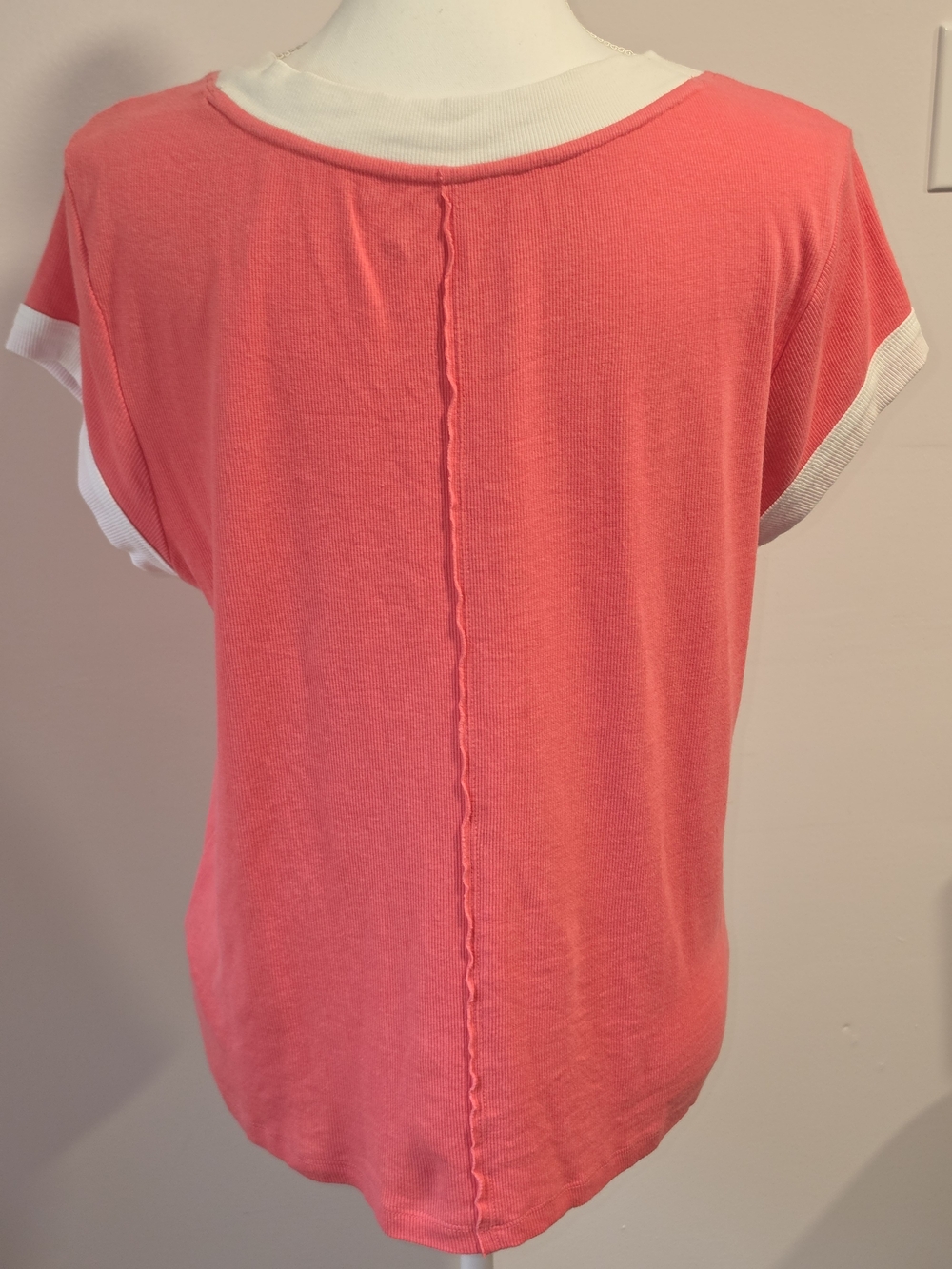 Pilcro Anthropologie Coral Deep V-Neck Short Sleeve Tee with White Trim Size XL - Picture 4 of 8